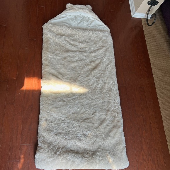 POTTERY BARN TEEN PLUSH FAUX FUR POLAR BEAR SLEEPING BAG VERY SOFT SOLD OUT - Picture 2 of 16